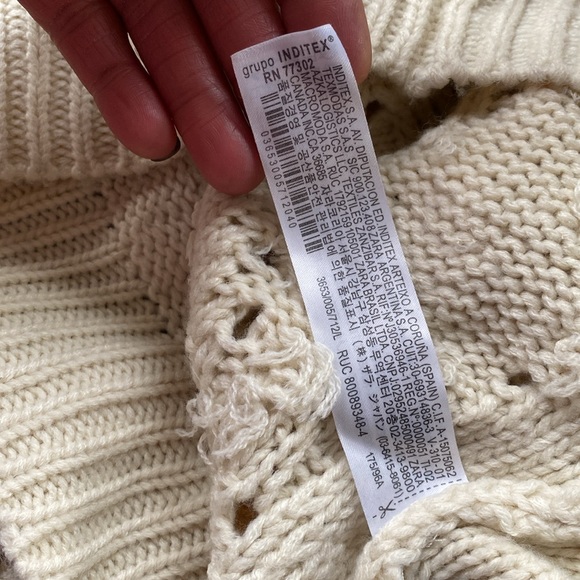 Zara Bloggers Favorite Pom Pom Floral Knitted Sweater Rare Turtleneck - Picture 11 of 11